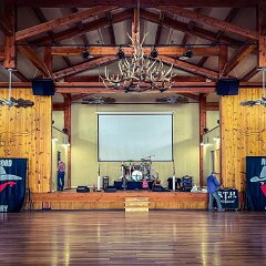 The stage, the sound, everything was excellent!